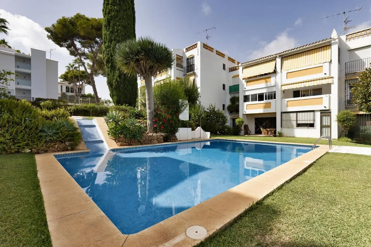 2 Bed Apartment W/Pool Close To Beach + Amenities Sitio de Calahonda Spain