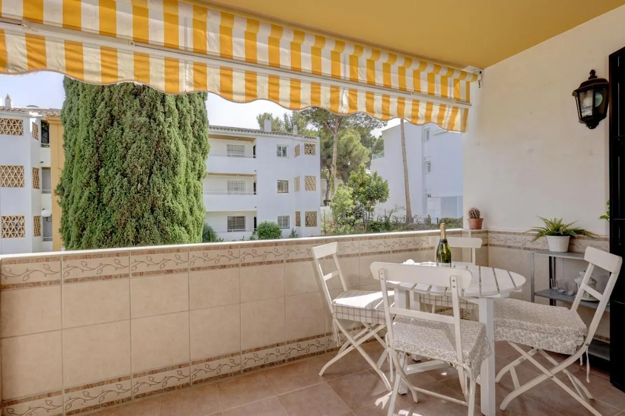 2 Bed Apartment W/Pool Close To Beach + Amenities Sitio de Calahonda Spain