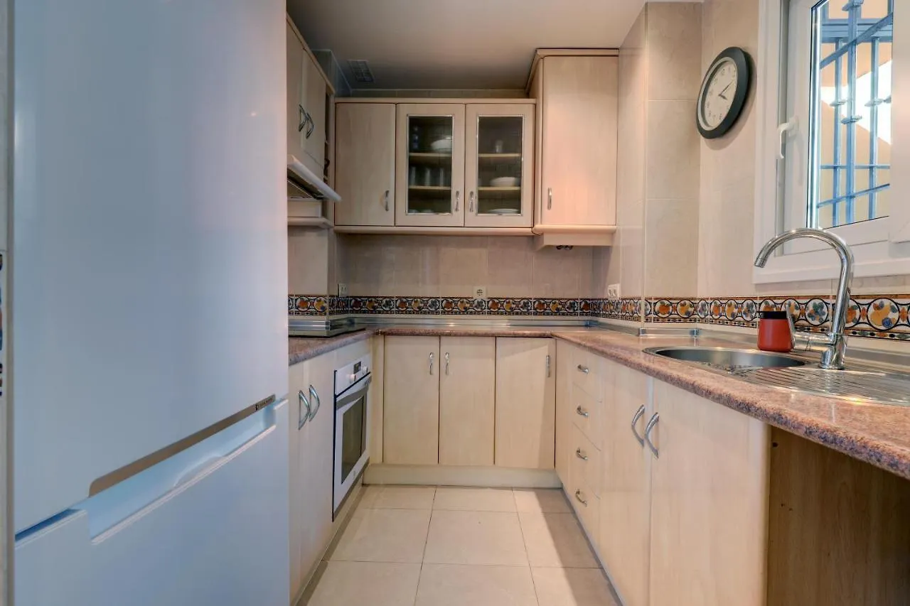 2 Bed Apartment W/Pool Close To Beach + Amenities Sitio de Calahonda