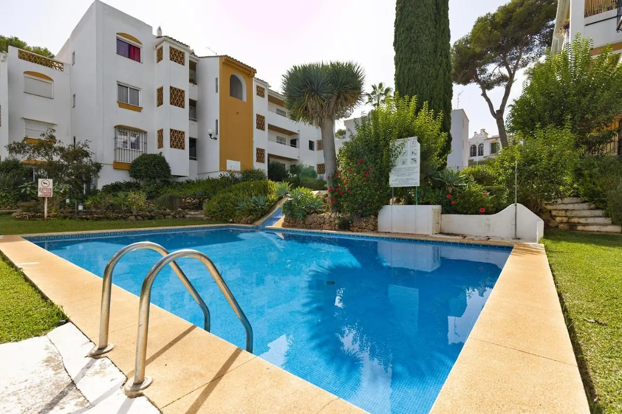 2 Bed Apartment W/Pool Close To Beach + Amenities Sitio de Calahonda