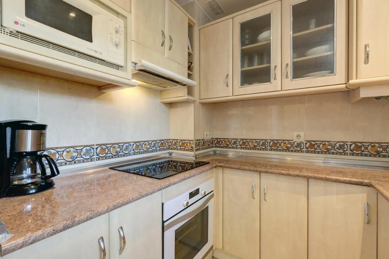 2 Bed Apartment W/Pool Close To Beach + Amenities Sitio de Calahonda