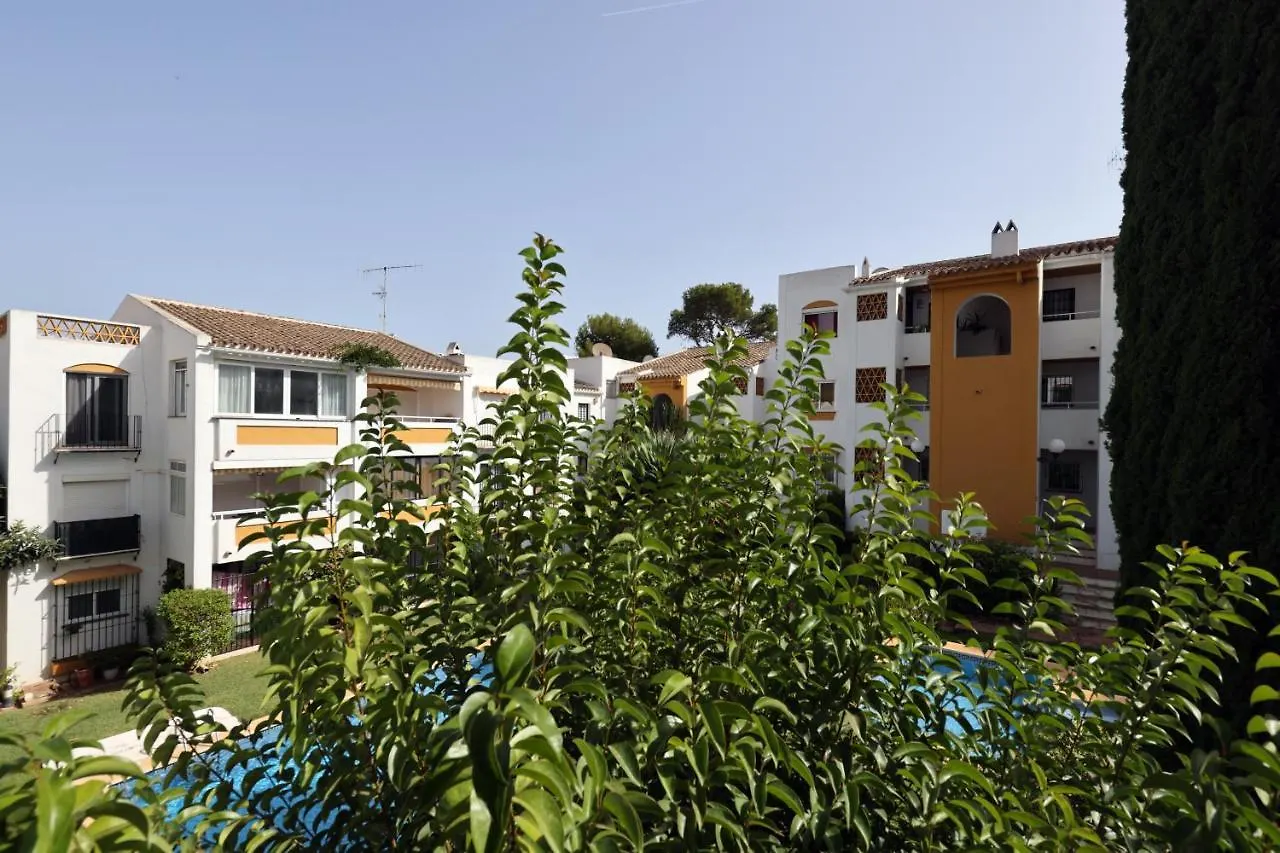 2 Bed Apartment W/Pool Close To Beach + Amenities Sitio de Calahonda