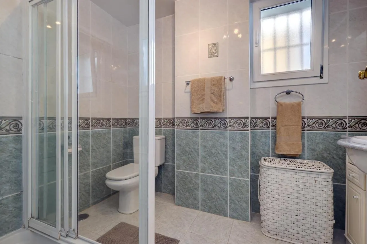 2 Bed Apartment W/Pool Close To Beach + Amenities Sitio de Calahonda